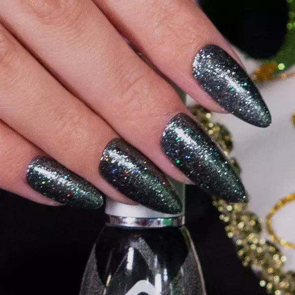 Magnetic_Nails_edit (1)103482.webp