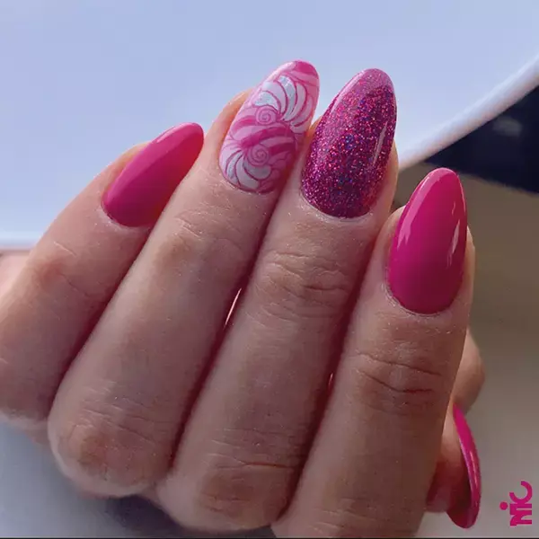 Nail_Academy_Nicolle_edit 103373.webp